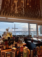 Skiff Bar at the Marriott Newport Rhode Island food