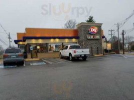 Dairy Queen Grill Chill outside