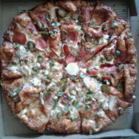 Round Table Pizza food