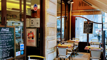 Le Petit Monceau food