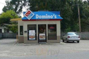 Domino's Pizza outside