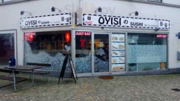 Oyisi Running Sushi Wok inside