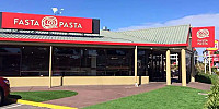 Fasta Pasta outside