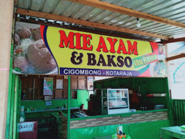 Warung Makan Mie Ayam Dan Bakso Ibu Ratna inside