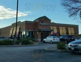 Applebee's Grill And Greendale outside