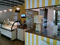 Gelateria Leoni inside