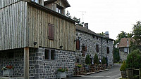 Auberge De Mazayes outside