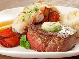 Freddie Paul's Steakhouse food