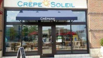 Crepe Soleil outside