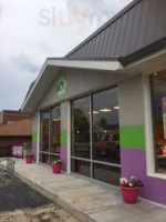 Froyo Factory outside