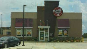 Huddle House outside