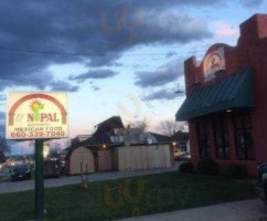 El Nopal Mexicana outside