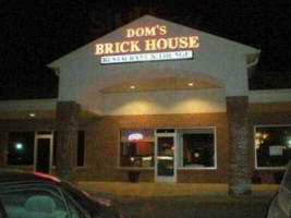 Dom's Brickhouse And Lounge outside