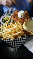 Merle's American Tavern food