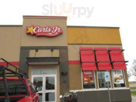 Carl's Jr. outside