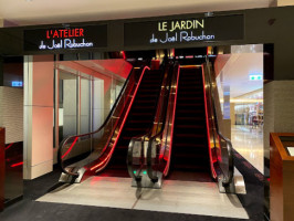 L'atelier De Joël Robuchon outside