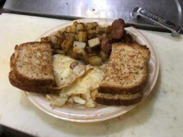 Herk's Store Grill food