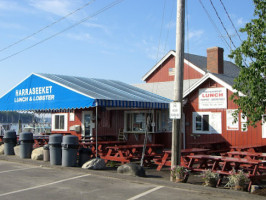 Harraseeket Lunch Lobster Company outside