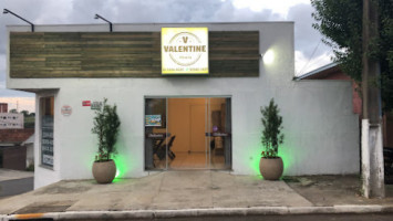 Valentine Pizzaria outside