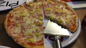 Pizza Horta food