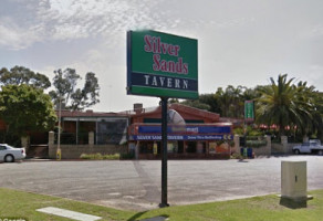 Silver Sands Tavern outside