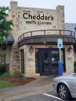 Cheddar's Scratch Kitchen outside