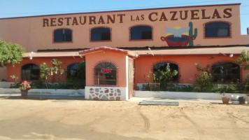 Las Cazuelas outside