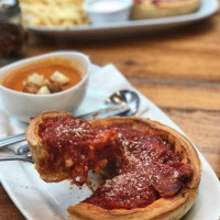 Giordano's Chicago food