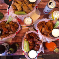 Rooster's Wings Brew food