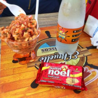 El Muelle Mariscos outside