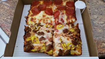 Jet's Pizza food