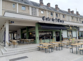 Café De L'eure inside