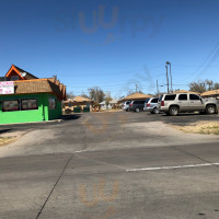 Tacos El Tapatio outside