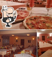 Pizzeria Romano food