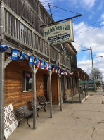 Trout Lake Tavern outside