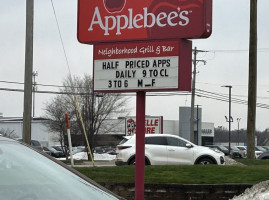 Applebee's Grill outside