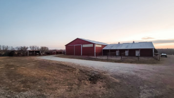 E Z Stables Llc outside