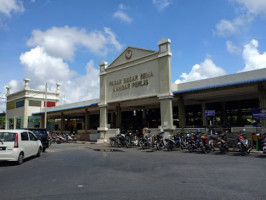 Sheikh Caterers Nasi Kandar Perlis inside