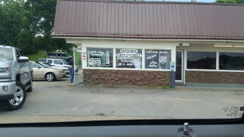 Blue Front Tavern outside