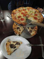 Brickhouse Pizzeria food