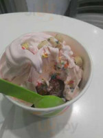 Yogurtland food