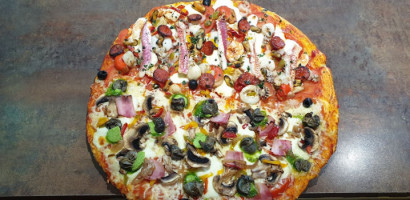 Pronto Pizza food