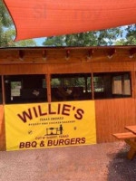 Willie's Bbq Burgers outside