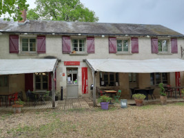 L Herbe Rouge Auberge De Campagne food