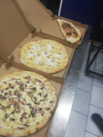 L'as 2 Pizz food