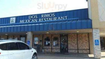 Dos Primos outside