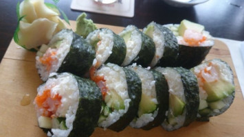 Sushi Luu  food