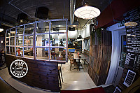 M M Burger, Ab inside