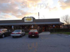 Cracker Barrel Old Country Store outside