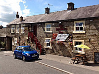 The Sycamore Inn outside